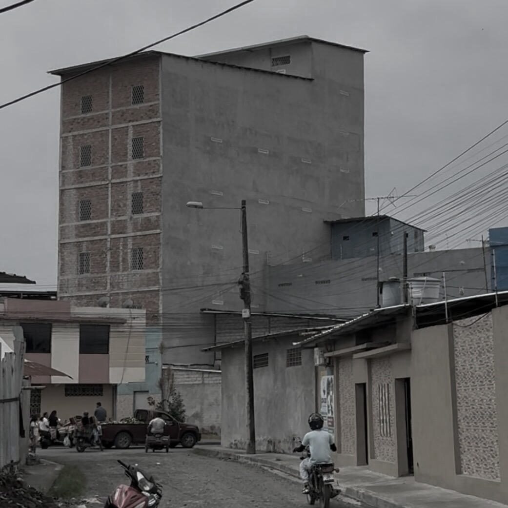 Torre de Bodega Vertical, obra terminada — JKASG, Milagro