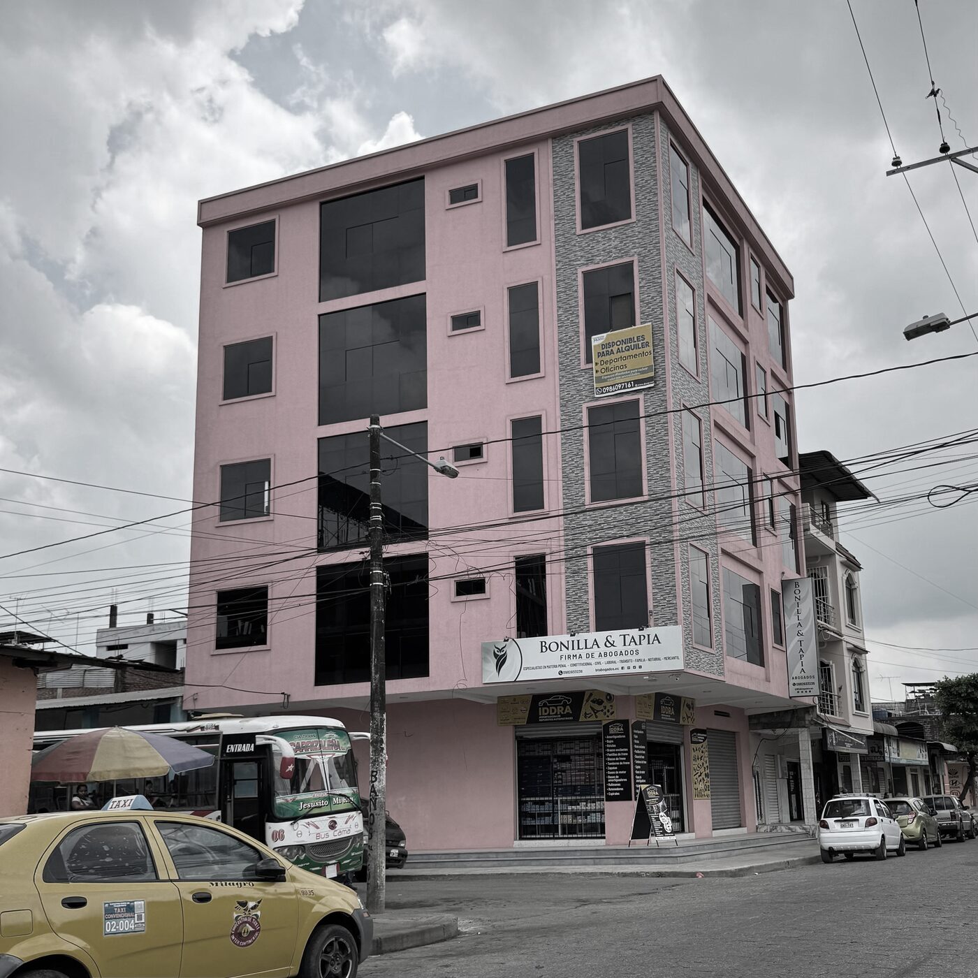 Edificio Rosado, obra terminada — JKASG, Milagro